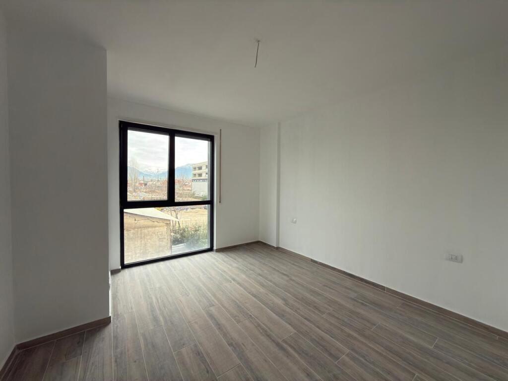 Shitet Apartament 1+1+post parkimi, “Ish sheshi Shqiponja”, Tiranë