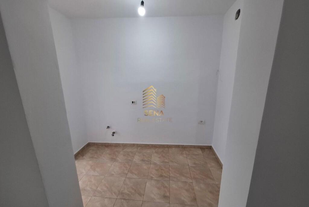 In vendita, Appartamento 1+1+BLK, 21 Dhjetori, 127,000 Euro
