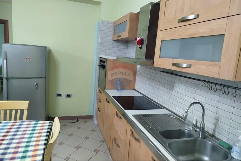 APARTAMENT 2+1 ME QIRA- RRUGA E DURRESIT