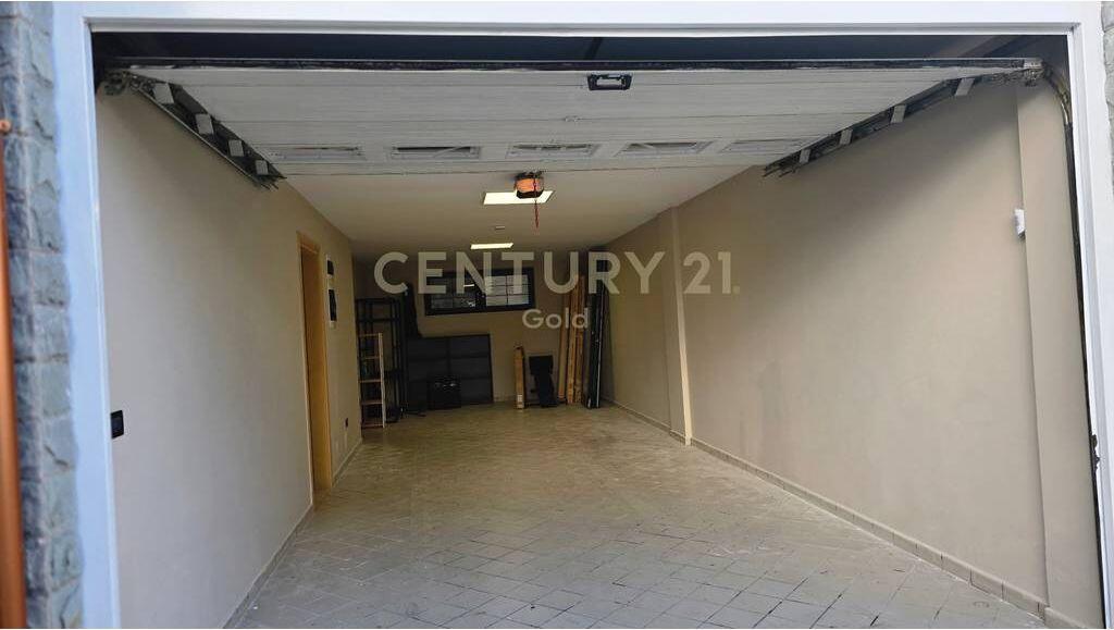 JEPET ME QERA VILE TEK AKACIA HILLS