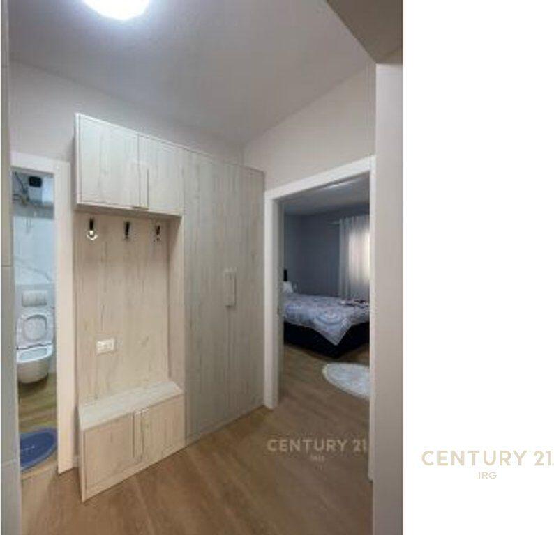 APARTAMENT 1+1 ME QIRA (VETËM PËR TË HUAJT) NË KAFE FLORA