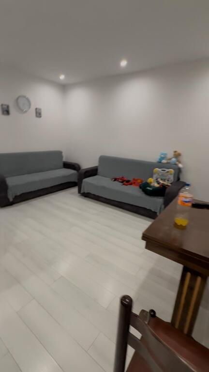 hyrje me qera afer spitalit