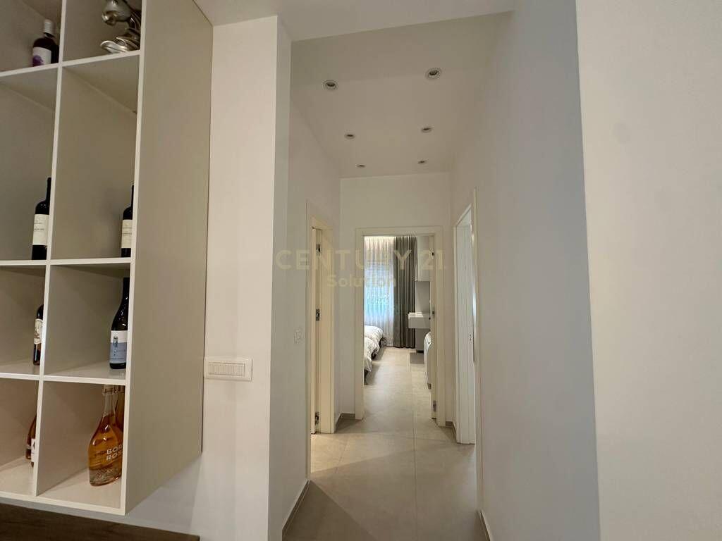 JAPIM SUPER APARTAMENT ME QIRA 2+1 NE UNAZE TE RE