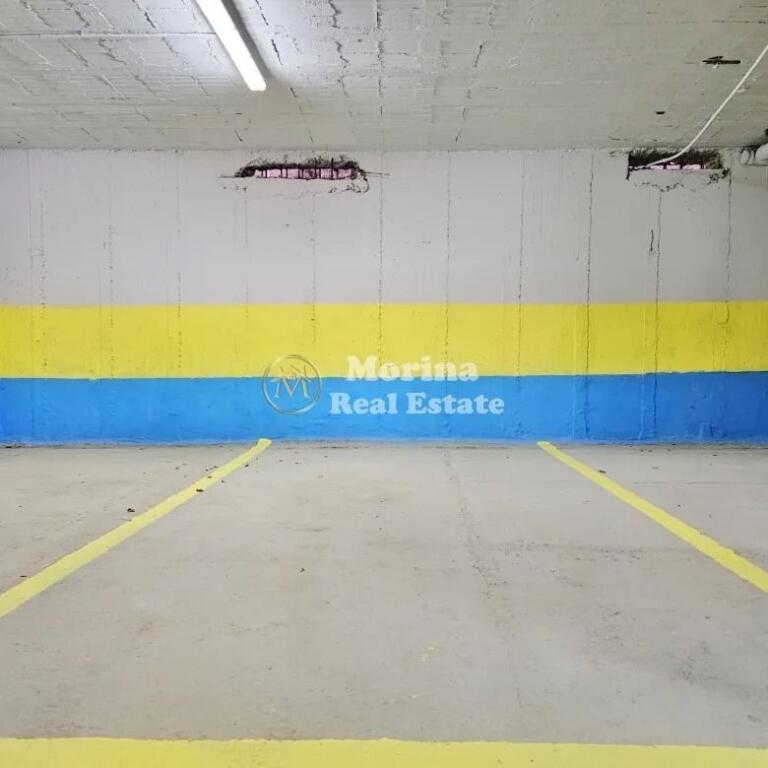 Shitje | Garazhd | Rruga Ali Demi Pallati Mbrapa Sofi| 16000 €