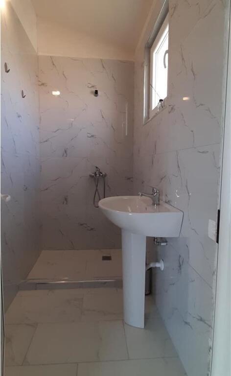 VILE PRIVATE ME QERA 3 KATESHE TEG 2000 EURO