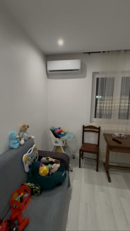 hyrje me qera afer spitalit