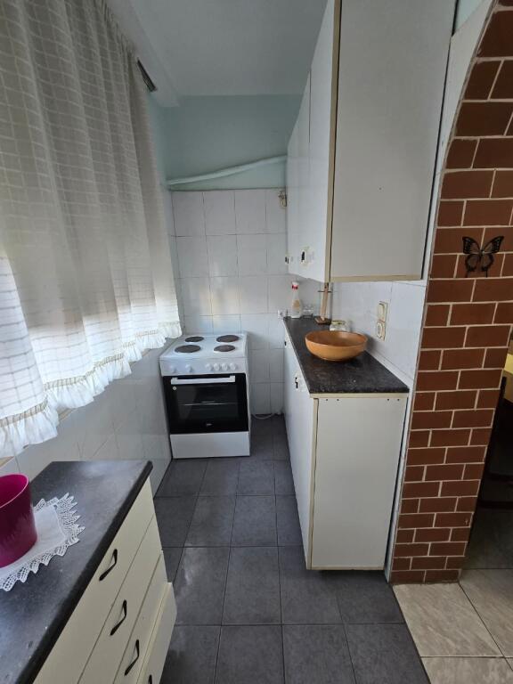 APARTAMENT 2+1 PER QERA TEK PAZARI I RI