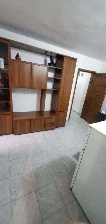 Apartment 1+1 for rent, 4 Deshmoret street near Partizani Gymnasium, 350 thousand leke