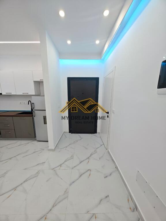 APARTAMENT 1+1 NE QENDER DURRES, PER SHITJE!