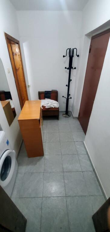 Apartment 1+1 for rent, 4 Deshmoret street near Partizani Gymnasium, 350 thousand leke