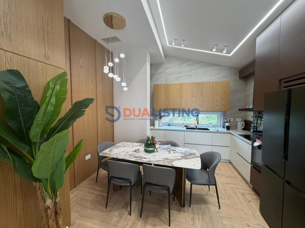 Super apartament/ kat vile per qira, Sauk