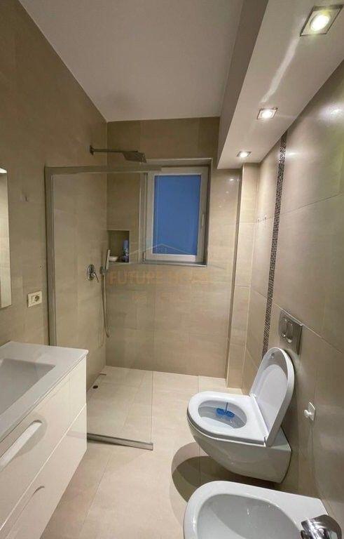 Qera, Apartament 2+1+2, Kristal Center, Komuna e Parisit, Tirane