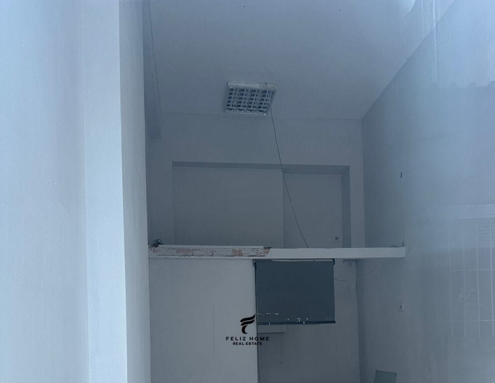 ZYRE ME QERA 20 M2 MYSLYM SHYRI 30.000 LEKE