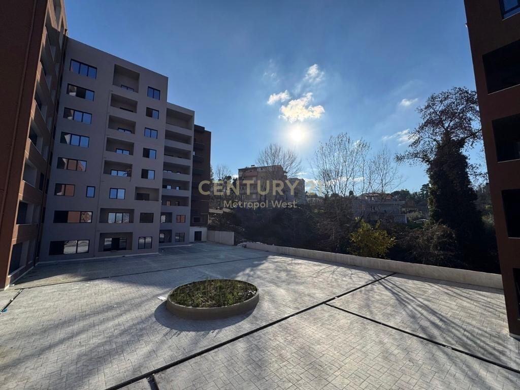 Apartament 2+1+2 per Shitje, Kompleksi Xheluks