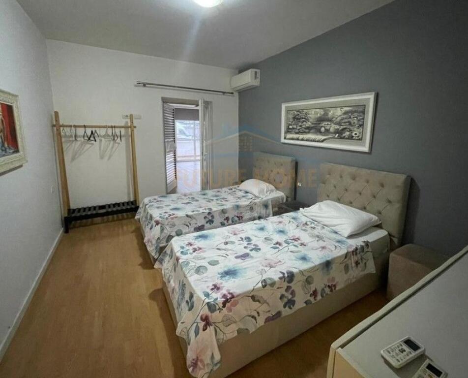 Qera, Apartament 2+1+2, Kristal Center, Komuna e Parisit, Tirane