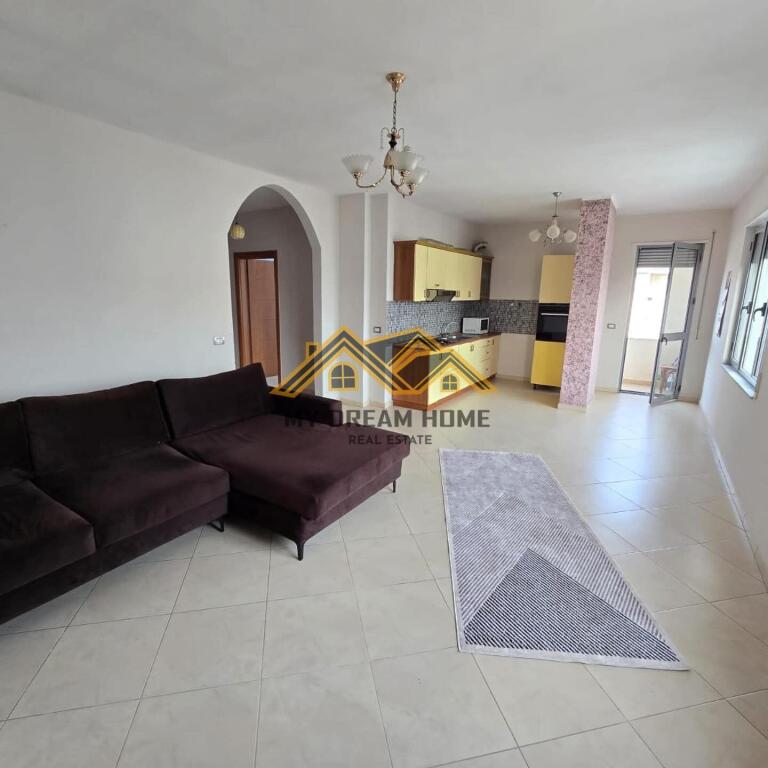 APARTAMENT 2+1+2 PRANE QENDRES PER SHITJE !