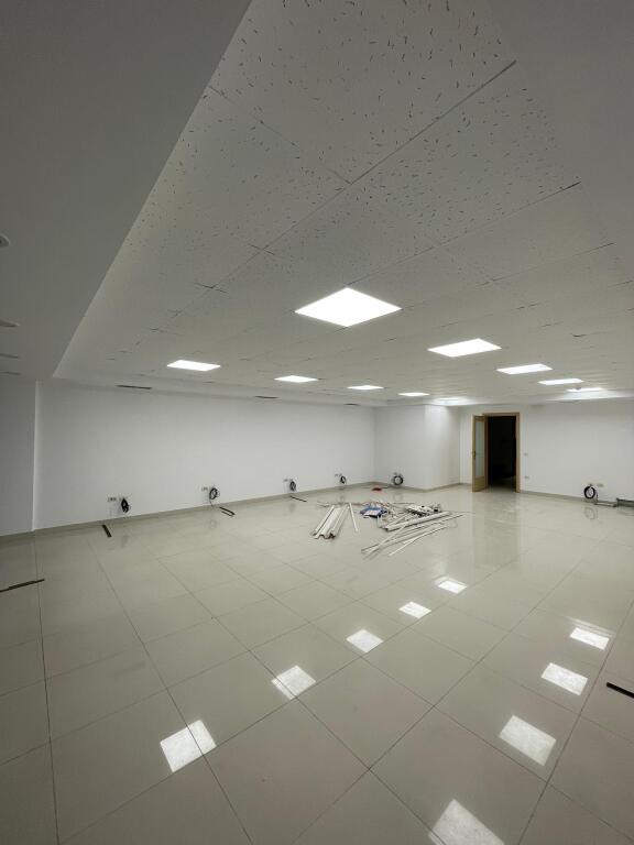 Office for rent 396 meters at Libri Universitar!