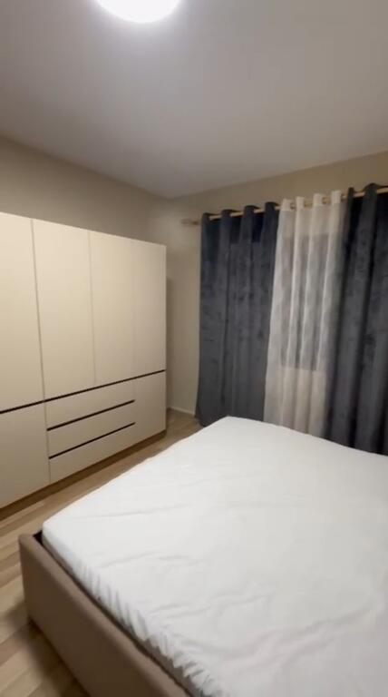 Jepet me qera apartament 2+1 ne Misto Mame