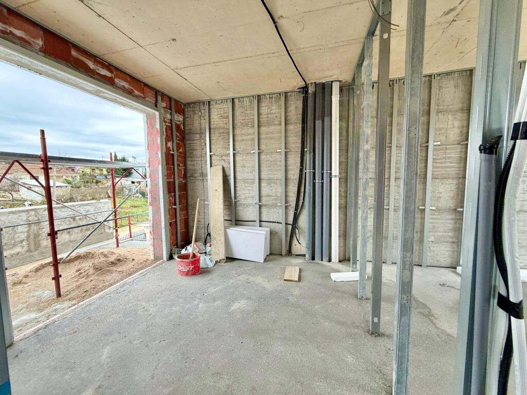 Shitet apartament 1+1 ne Farke