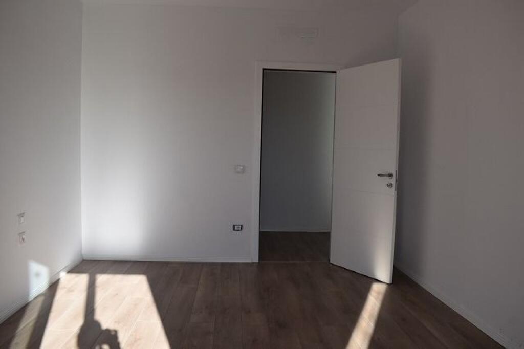 Shitet apartamant 1+1 te Emerald