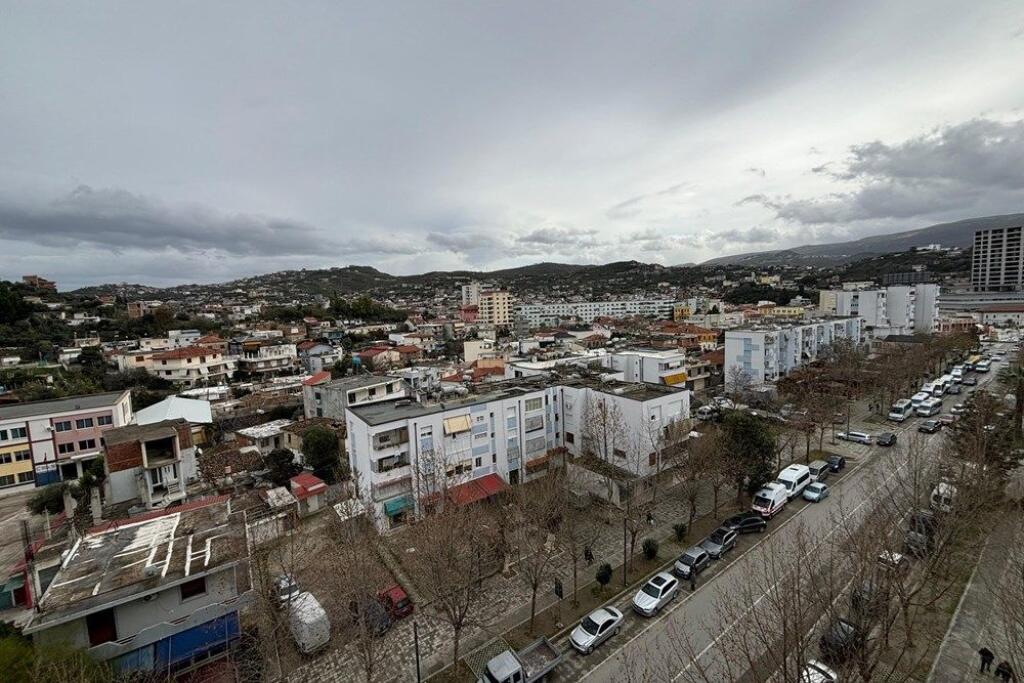 🏡 Apartament 3+1+2 për Shitje – Rruga e Re, Vlorë