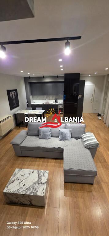 Jepet me qera Duplex dhe 2 post parkimi ne rrugen e Barrikadave prane Qendres ne Tirane (ID 42211370)