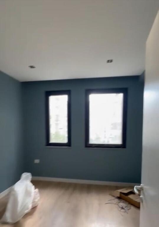 Shitet Apartament 3+1 ne Astir prane unazes