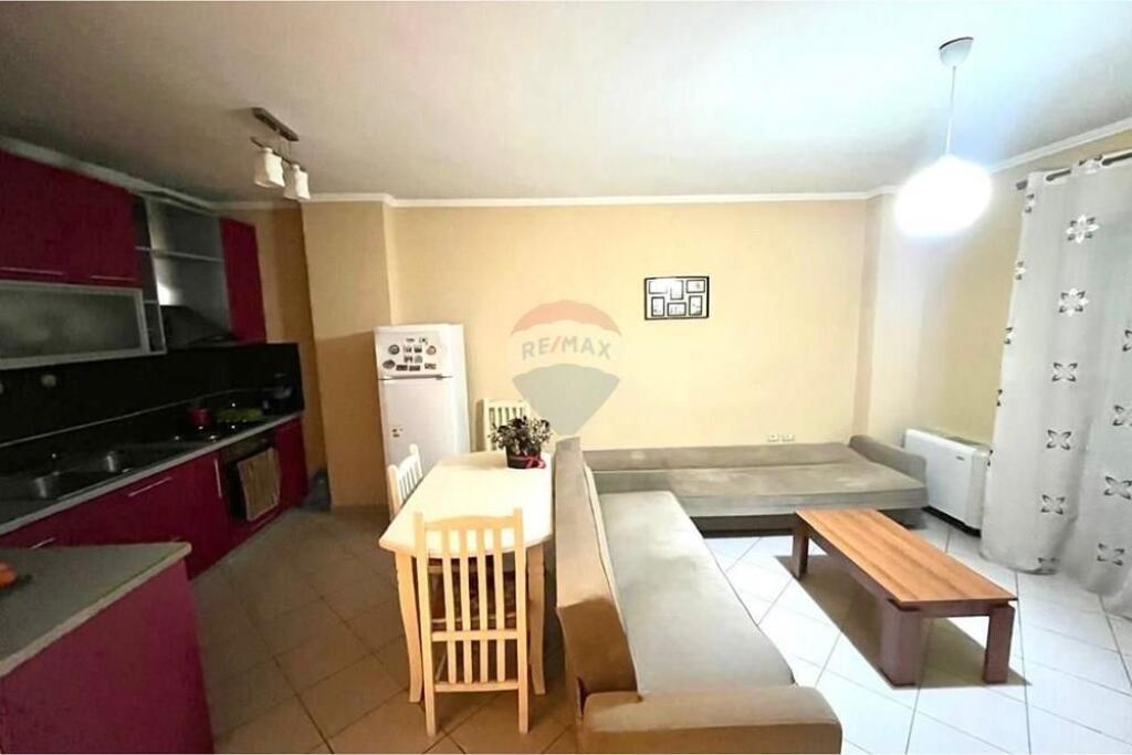 Apartament 1+1 prane Qendres Kristal Center