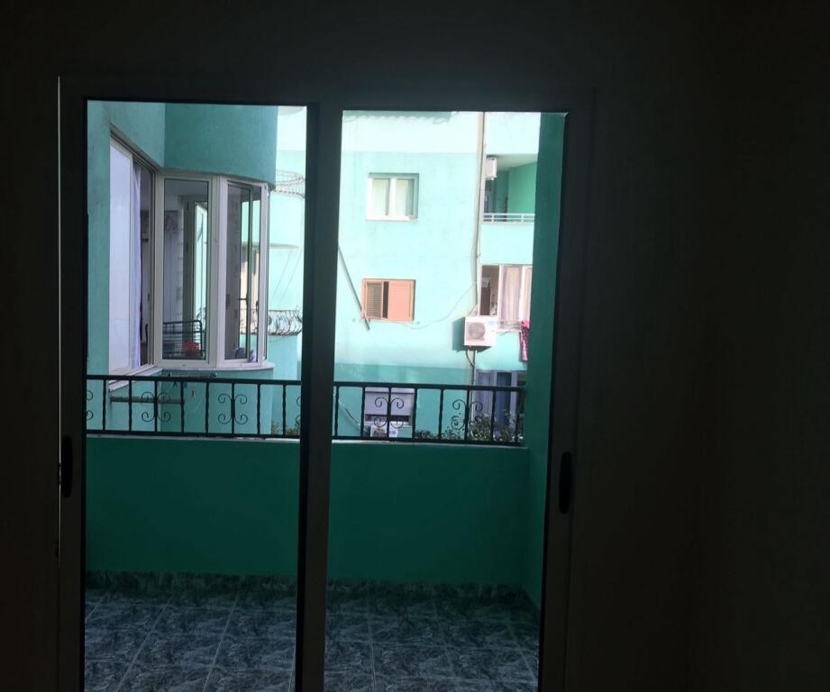 In affitto Appartamento 3+1+2, Komuna Parisit (Palazzi Arabi) vicino al Centro Kristal  650 Euro