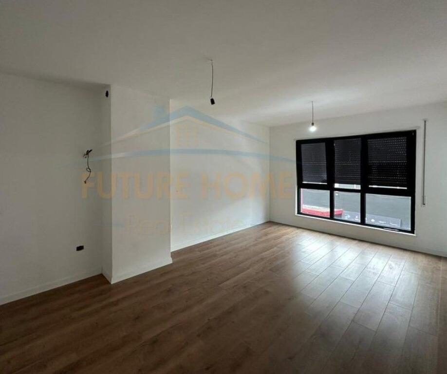 Rent, Apartment 2+1+2, Paris Commune, Tirana