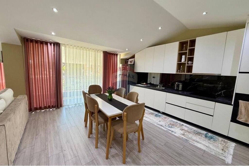 Ndërtesë - Për Shitje - Shkolla e Bashkuar, Tiranë(ID: 530291018-1024)