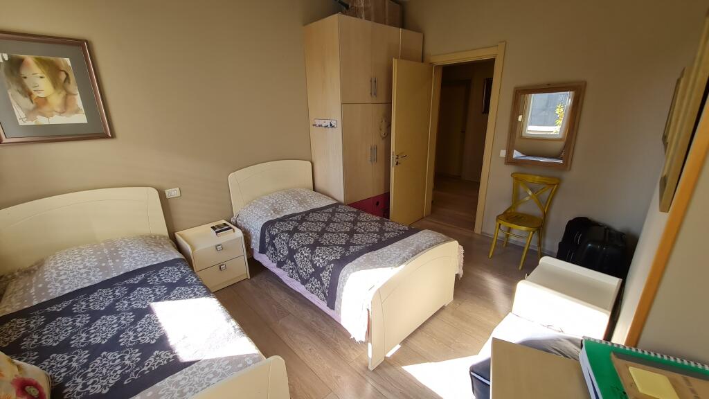 SHITET apartament 3+1 plot dritë tek HIPOTEKA e Tiranës