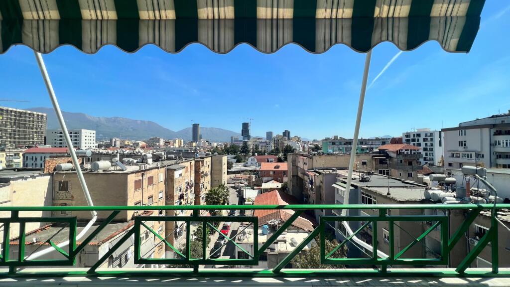 Apartament 1+1 ne shitje , Blloku i Ambasadave