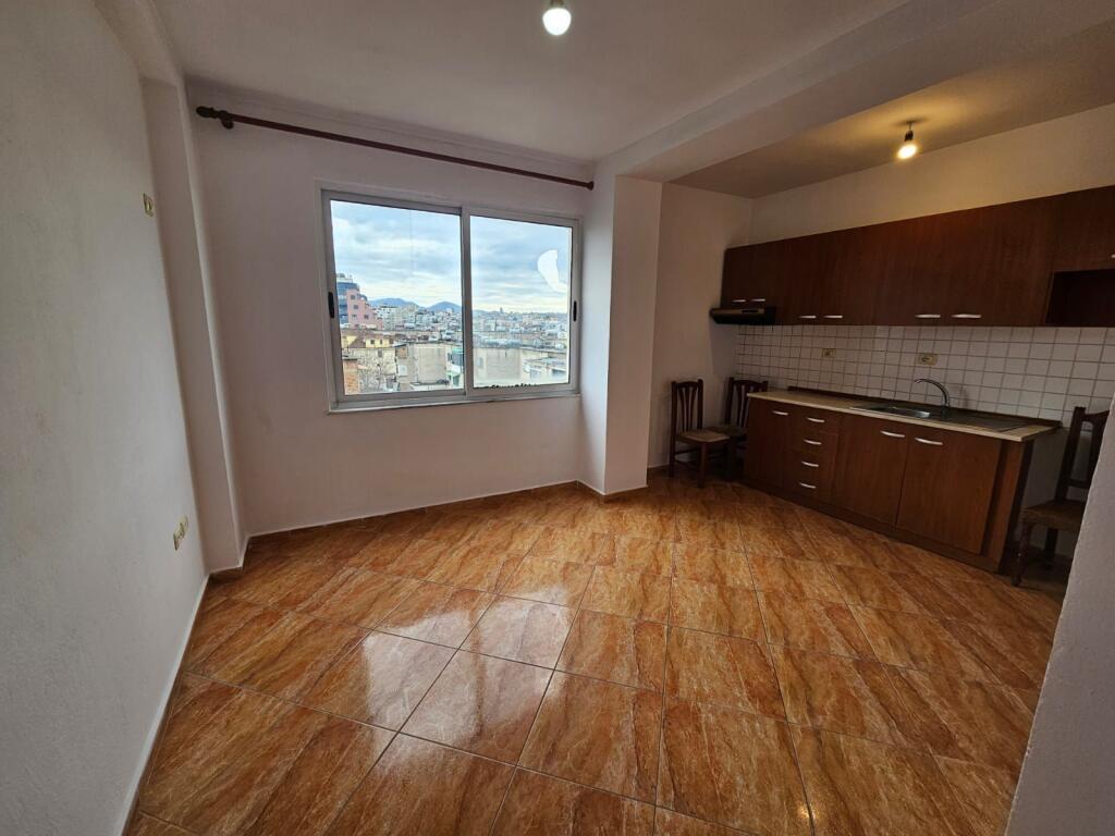 Apartament 2+1 per qera tek Brryli!