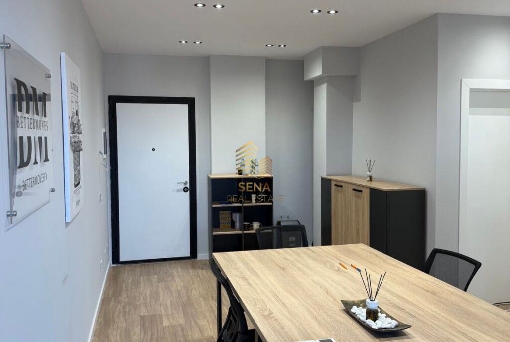 Qira, Ambient per zyra,1+1+blk,Golden Tower, Mine Peza ,700 Euro /Muaji