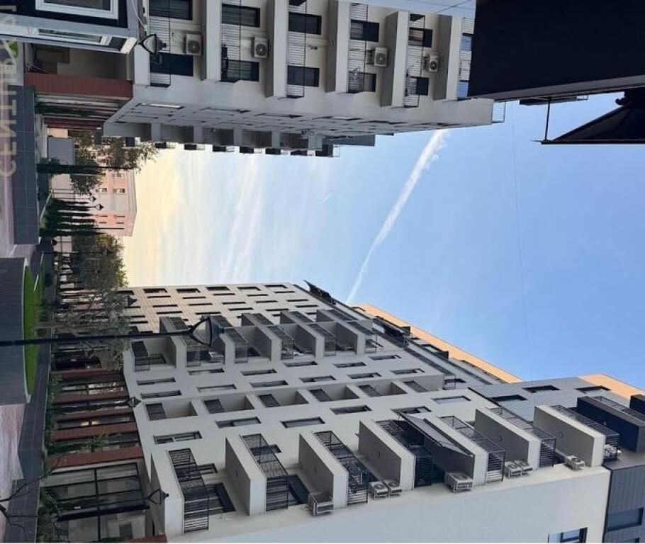 Offriamo appartamento in vendita 2+1+2+guardaroba presso Trio Tower Residence