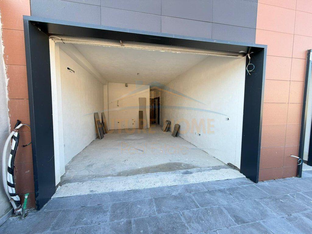 In vendita, monolocale, presso il Complesso Grand, Tirana.