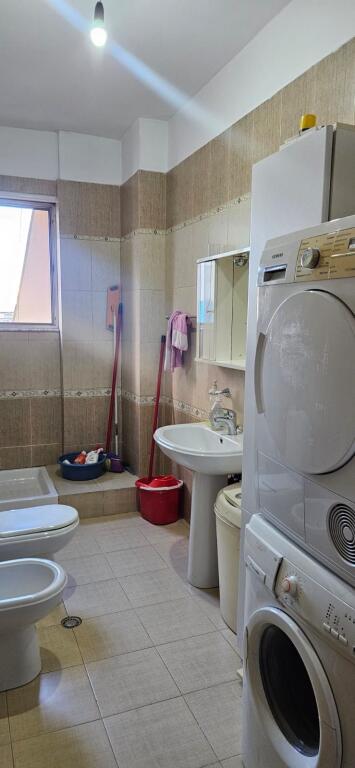 Apartament 2+1, Pazari i Ri!