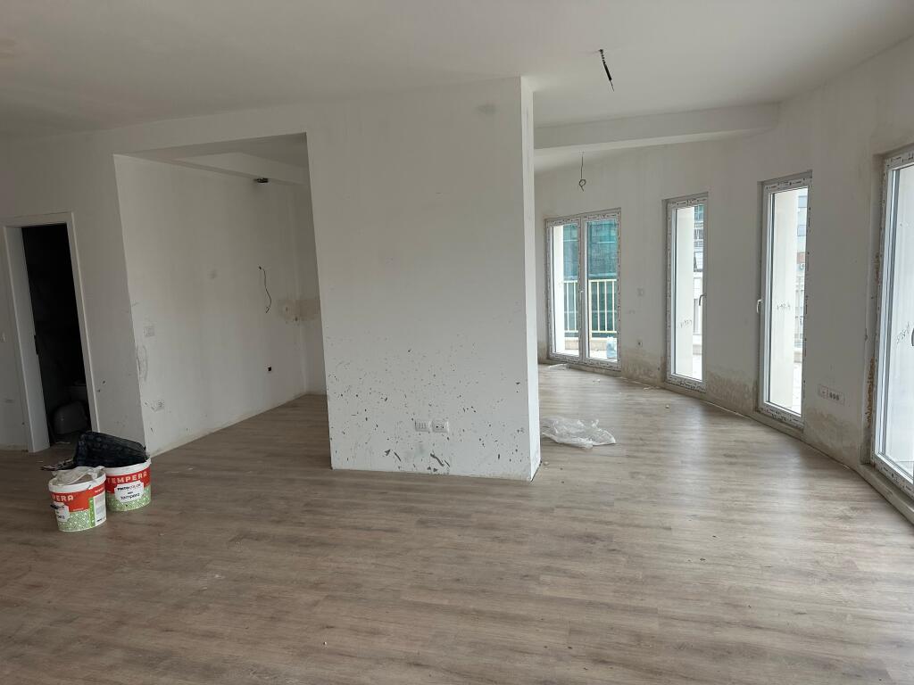 Apartament me Qera ne Zogun e Zi per Zyre