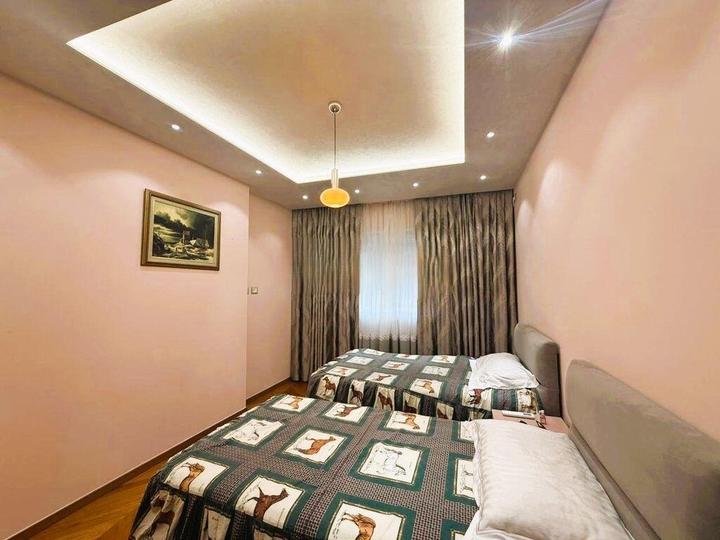 PREMIUM 1+1 APARTMENT FOR SALE IN THE HEART OF TIRANA NEAR THE NEW MARKET!