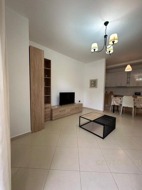 SHITET APARTAMENT 1+1 NE GOLEM 50 METRA NGA DETI!!