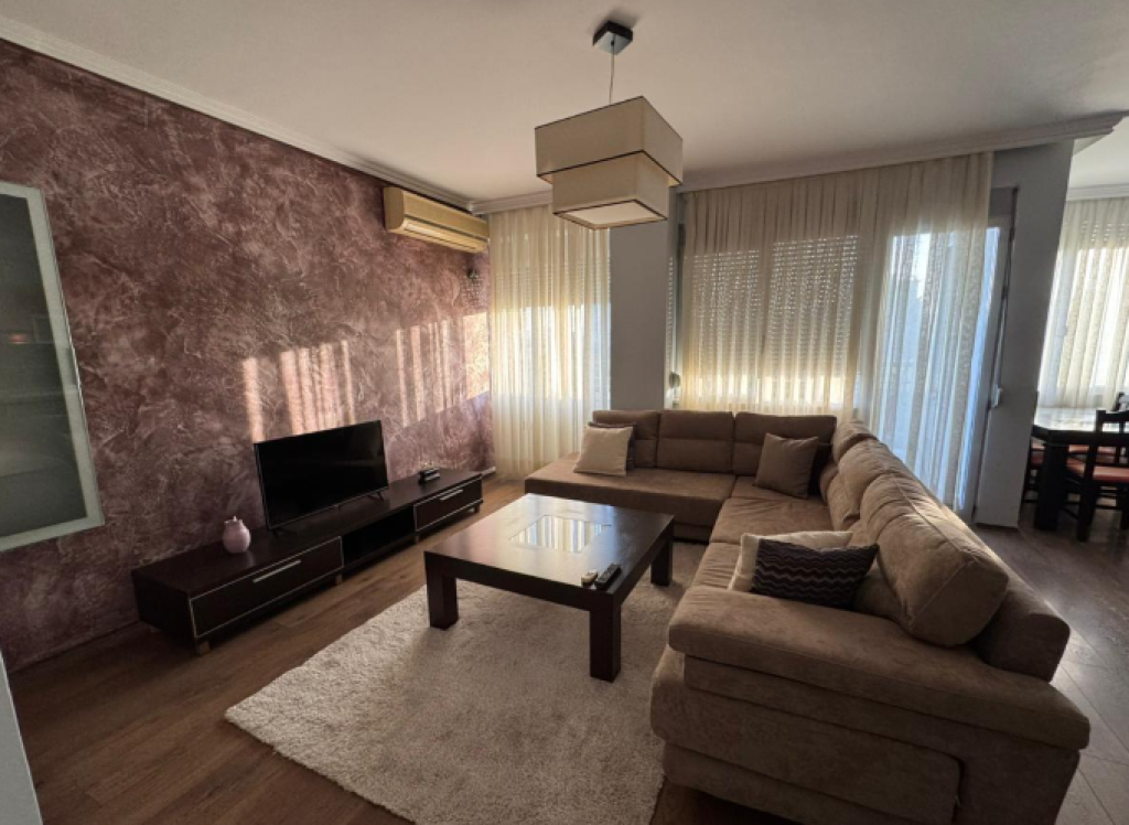 🏠 Apartment 2+1+2 for rent – Rruga e Dibrës  