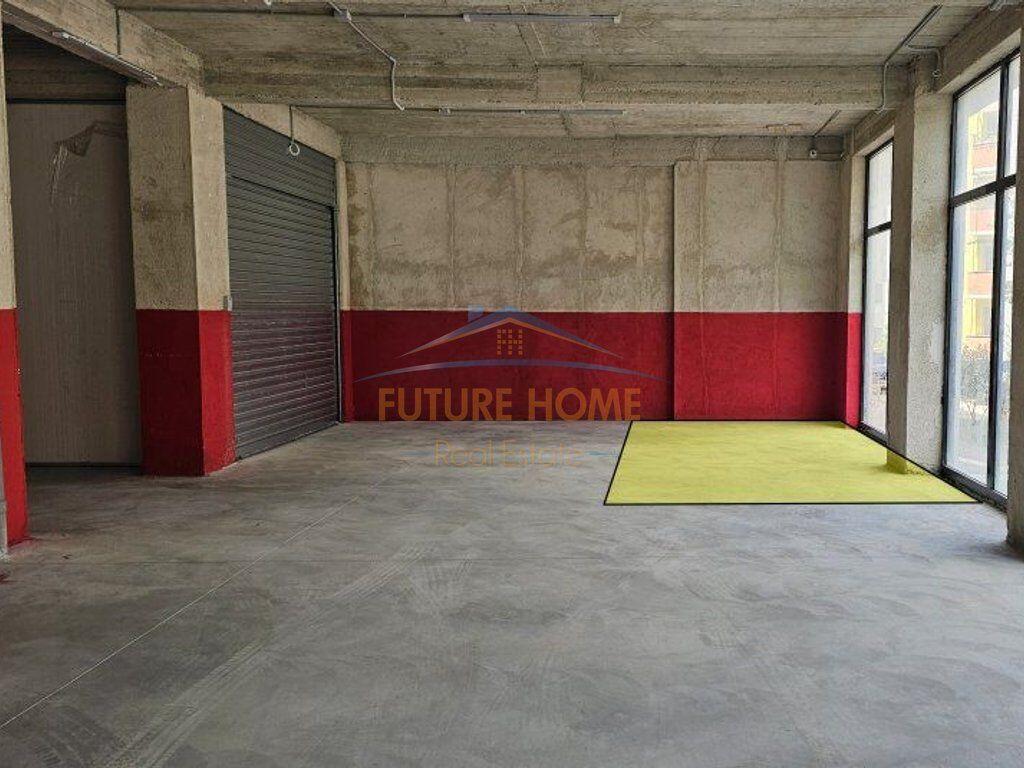 Shitet, Post Parkimi, Liqeni i Thate , Tiranë