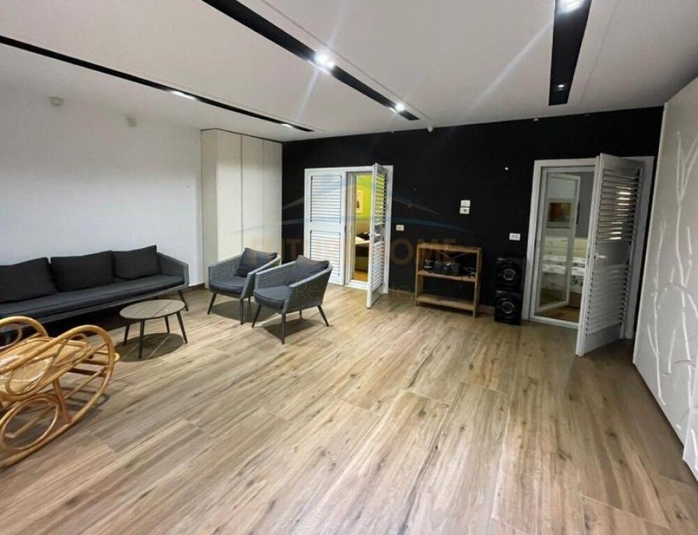 Qera, Apartament 2+1+2, Kristal Center, Komuna e Parisit, Tirane