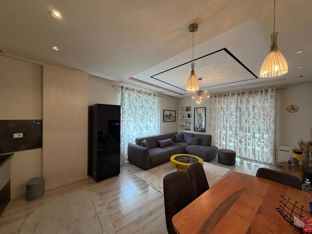 Appartamento 2+1 in affitto presso il Comune di Parigi.