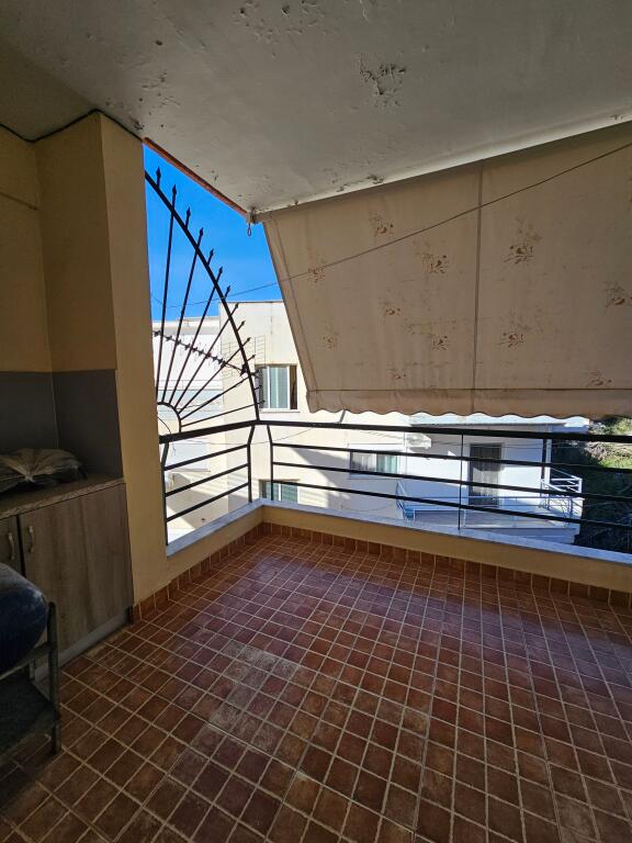 Shitet Apartament 2+1+2 ne Sarande 104m2