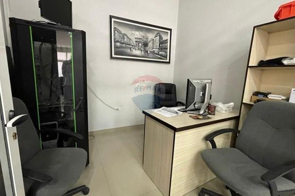 OFFICE FOR SALE, ALI DEM STREET!