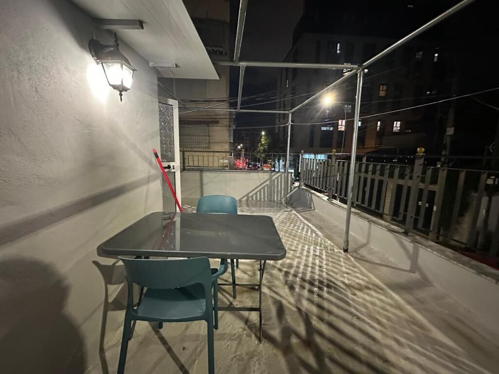 Jepet me qira shtëpi private 1+1 – Kati 0, shumë pranë Rrugës Bardhyl