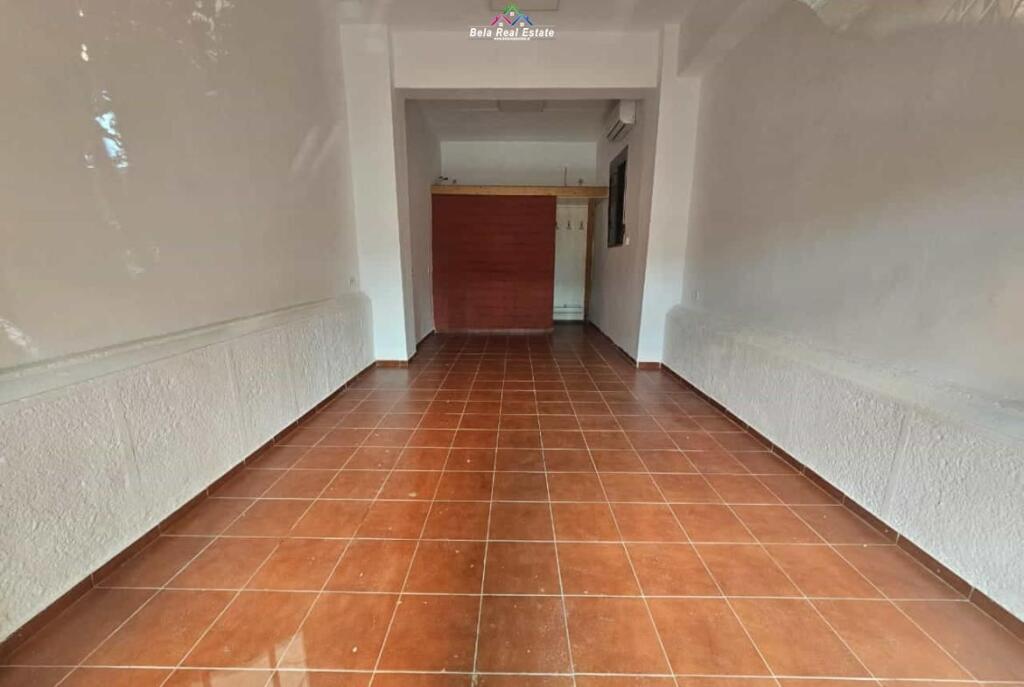 Dyqan Me Qera Prane Rruges se Elbasanit (ID BD21782) Tirane