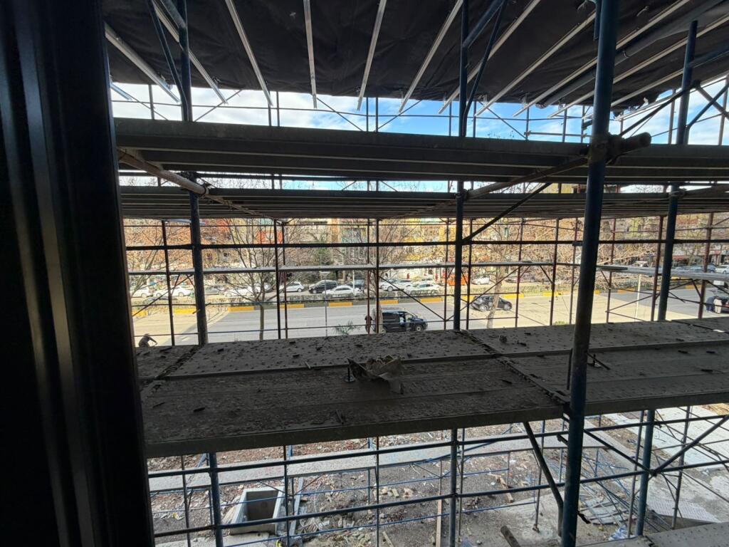 Ambient open space per qira, Rr, Kavajes